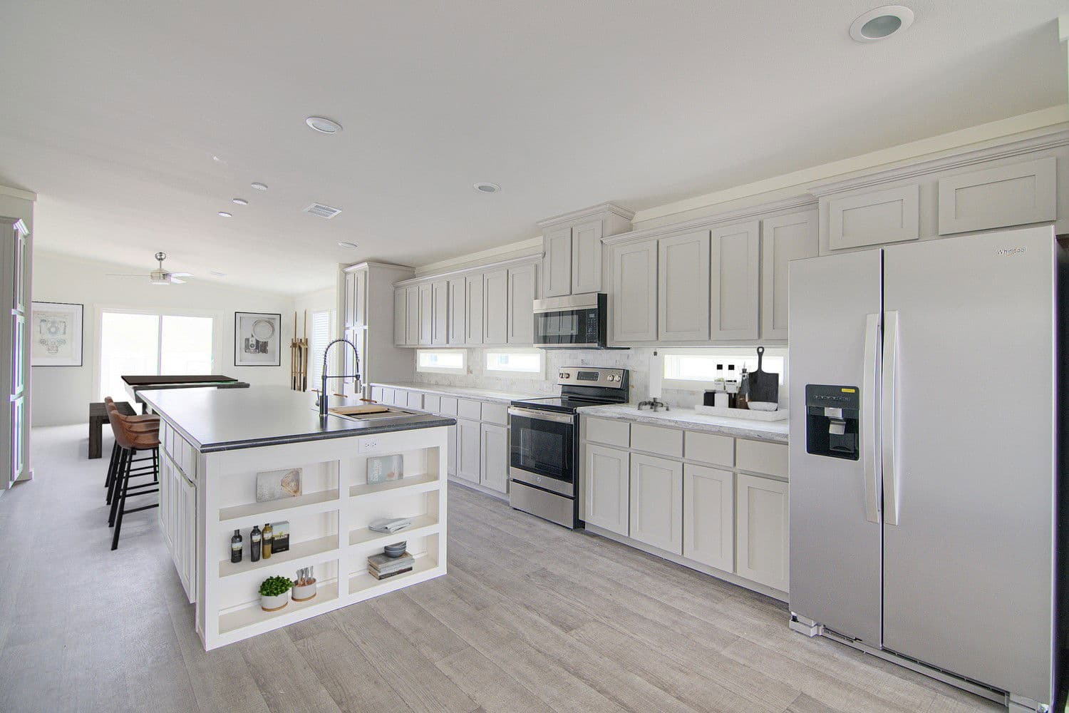 The great divide s58-68m kitchen home features