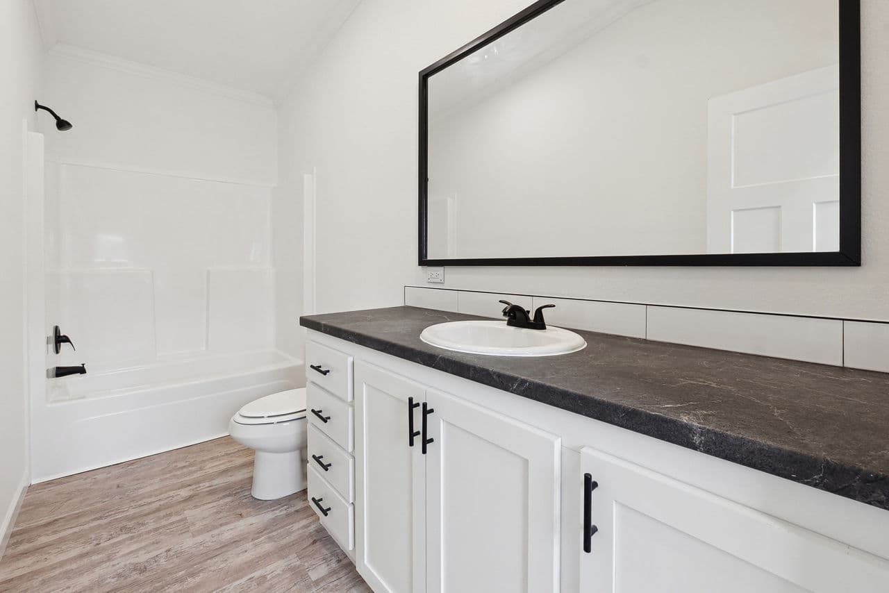 Innovation 1868h bathroom home features