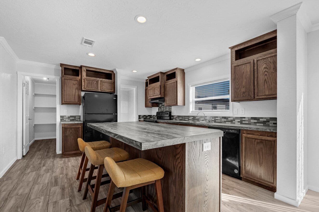 Topaz 28764a kitchen and hero home features