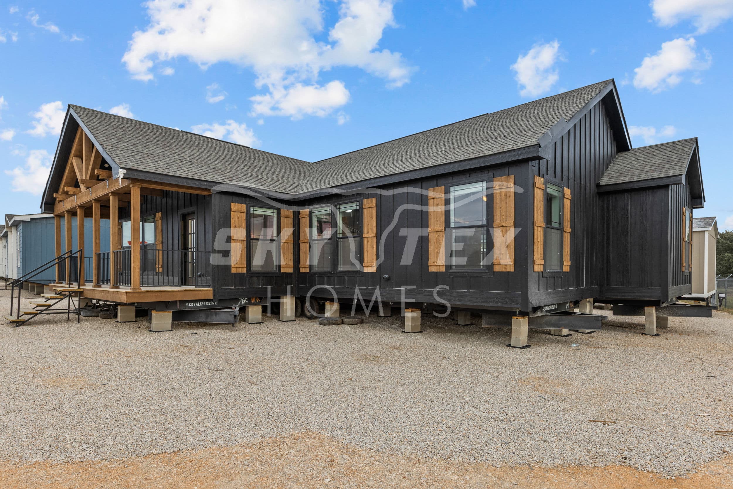 The woodside hero and exterior home features