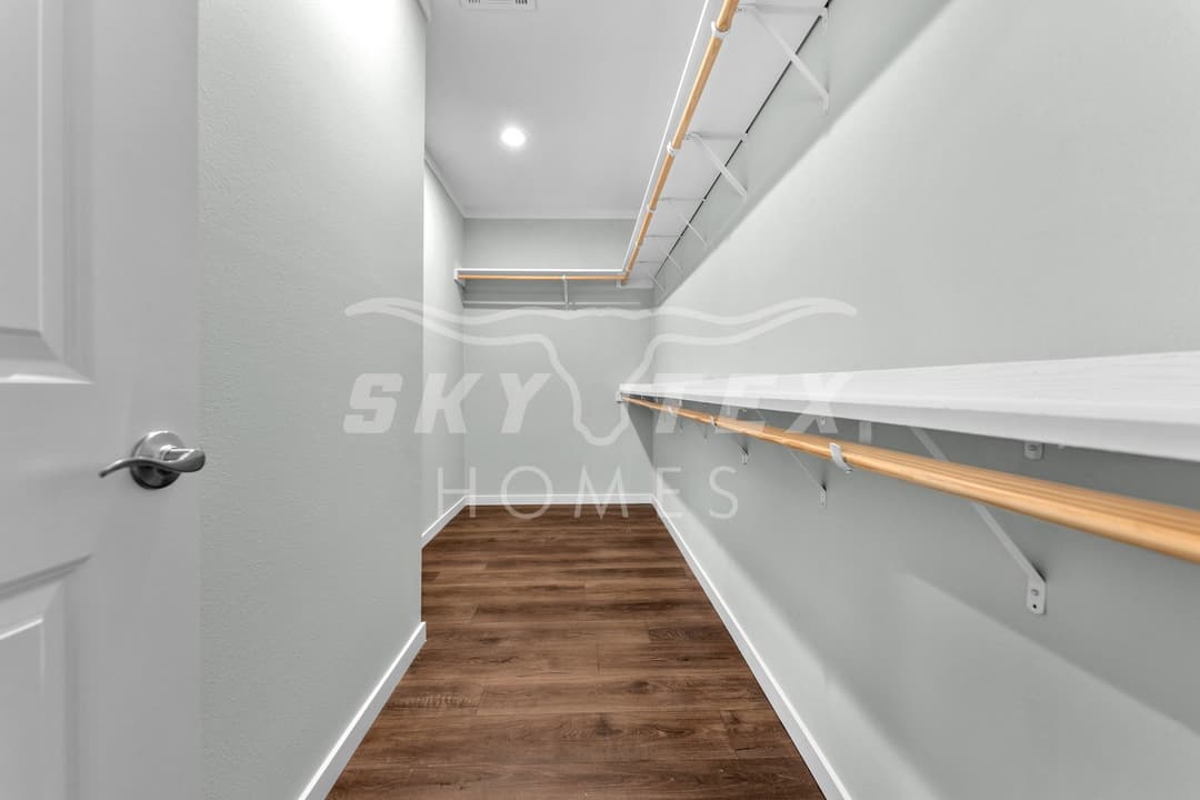 El capitan interior and bedroom home features