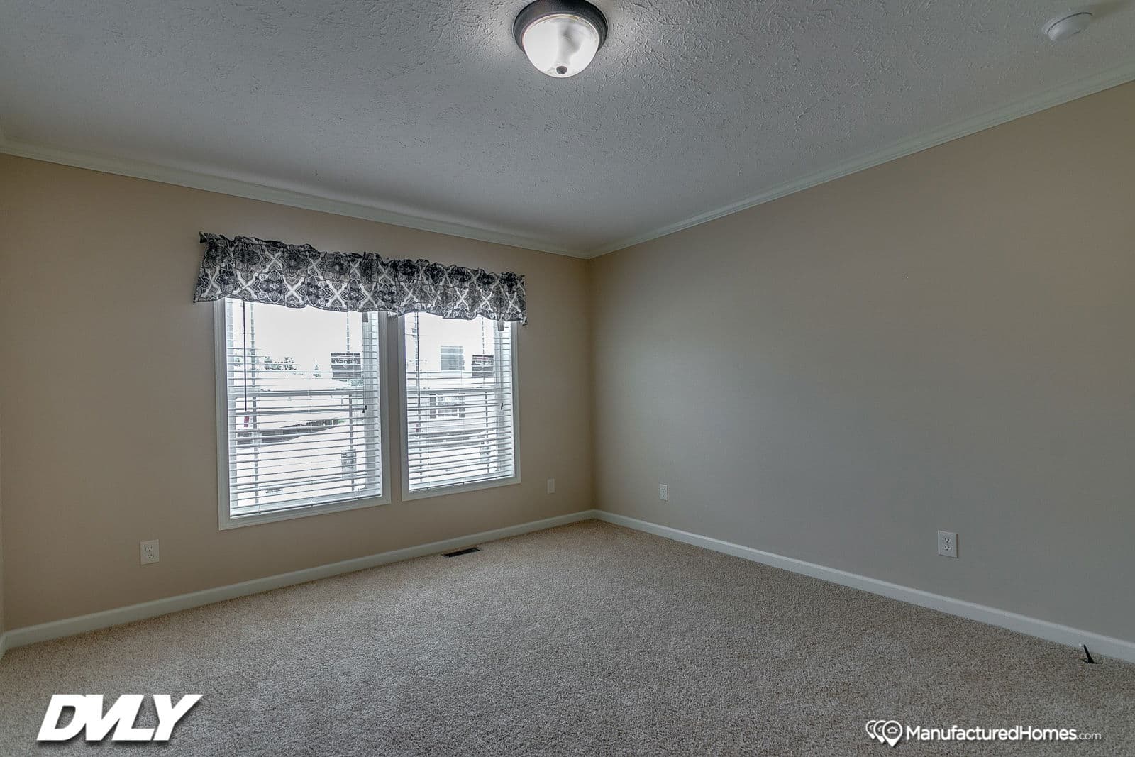 Brooks pointe bedroom home features