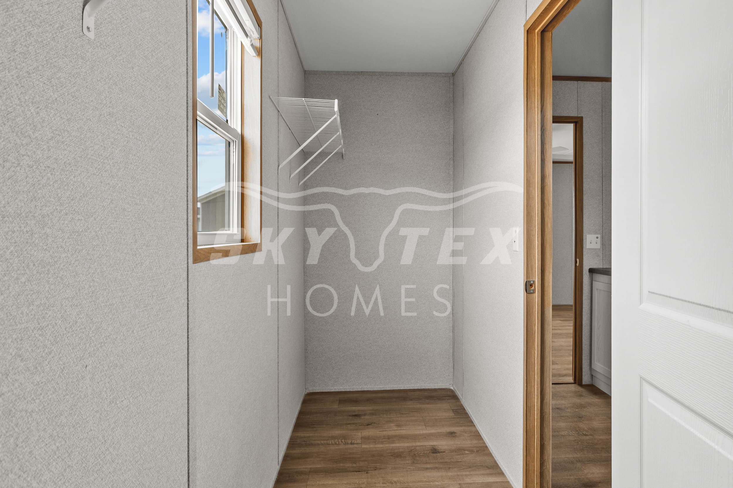 Navasota - prime 2856  bedroom home features