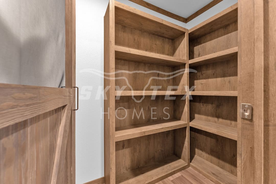 2633 fm 1332, jourdanton - 3.5 acres - pending kitchen home features