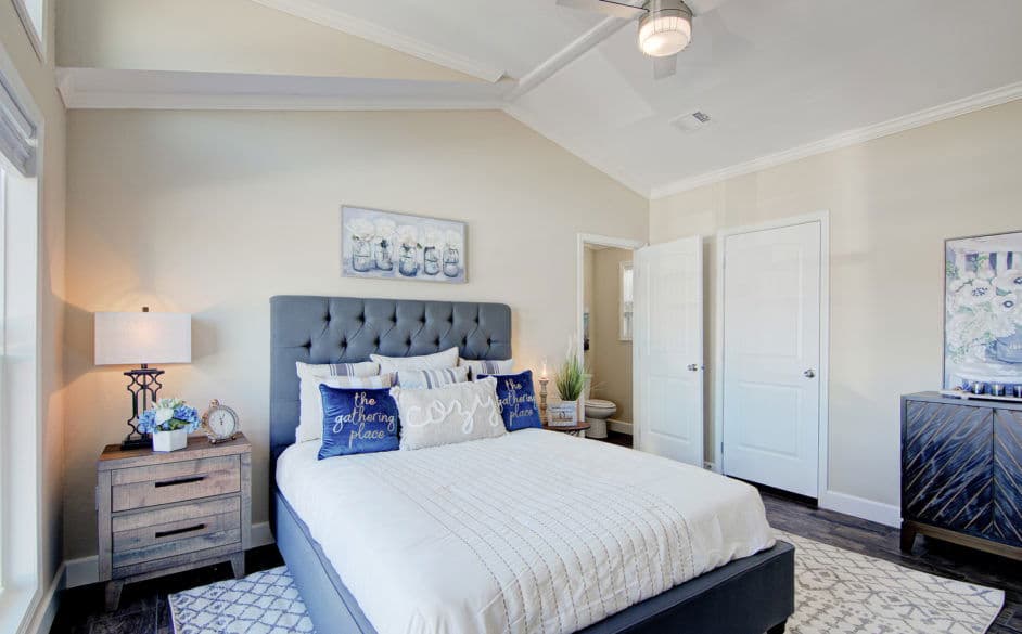 Eagle j56fp8 bedroom home features