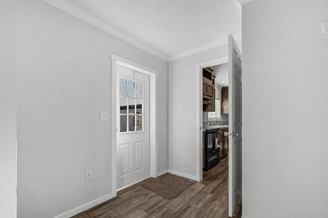 Topaz 28764a interior home features