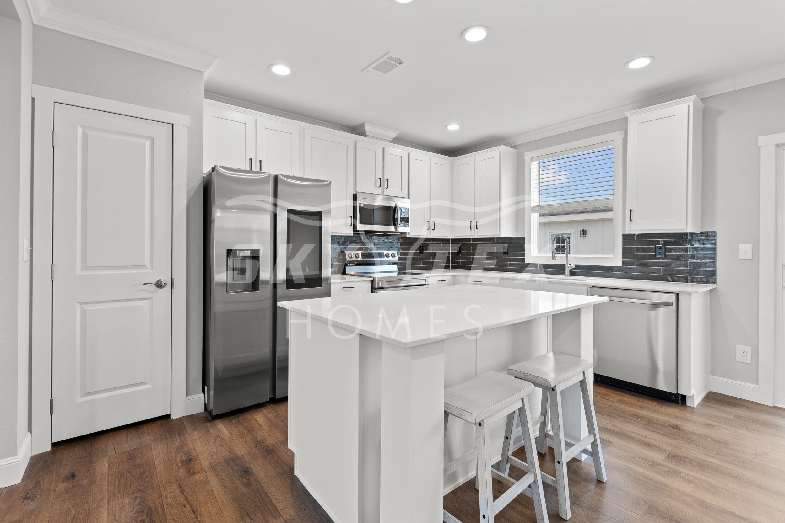 The atlas interior and kitchen home features