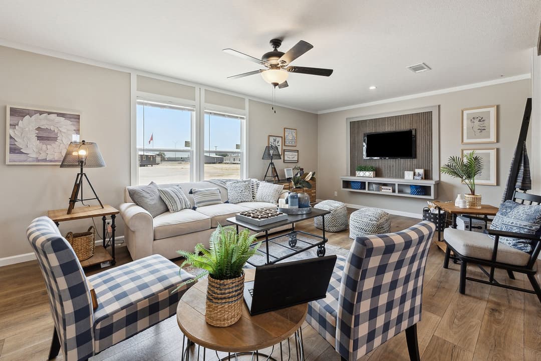 Gateway 2856b interior home features