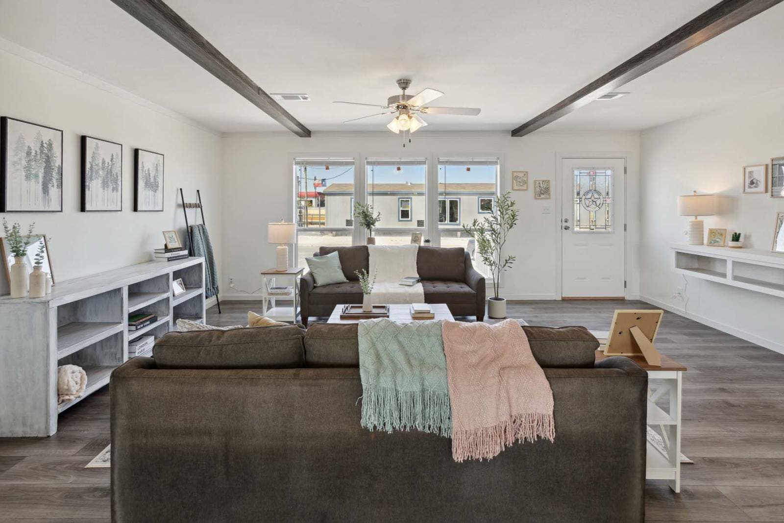 Nm3276a interior home features