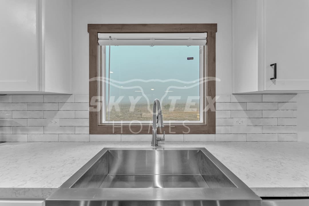 2633 fm 1332, jourdanton - 3.5 acres - pending kitchen home features