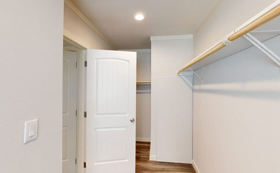 Nordic 6364 interior home features