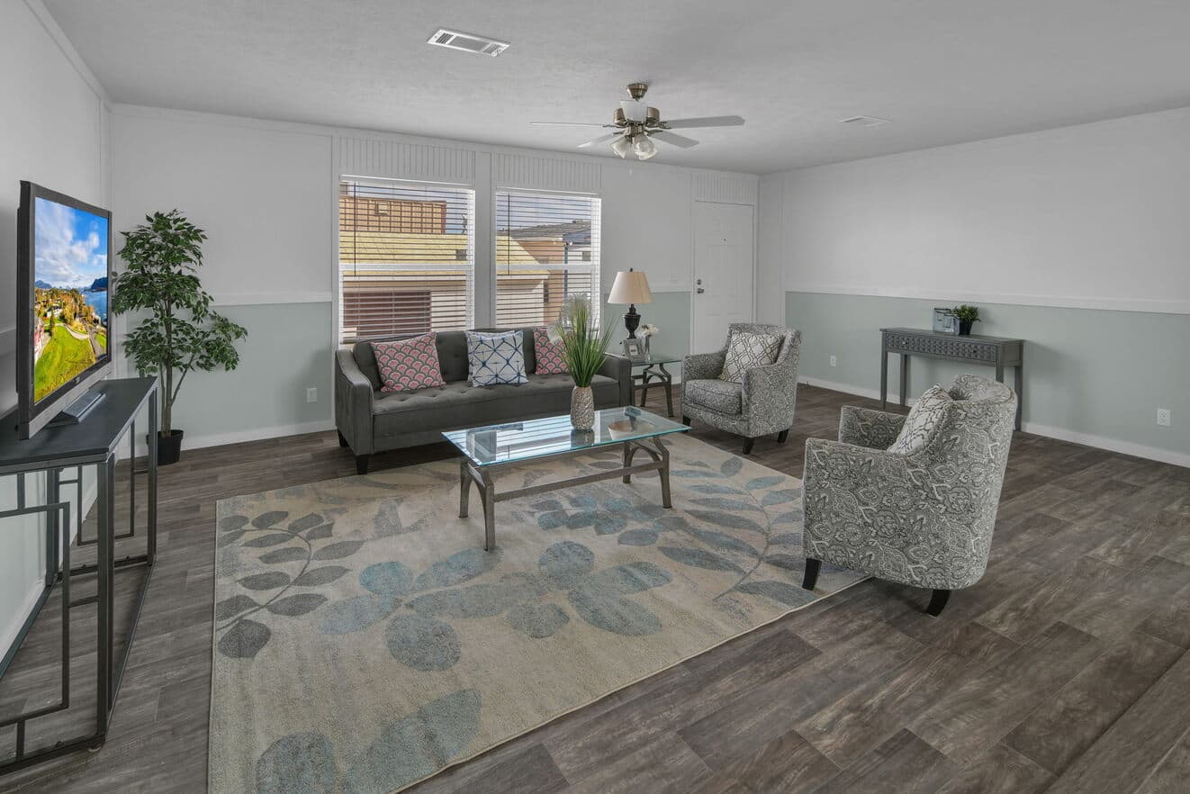 Hondo interior home features