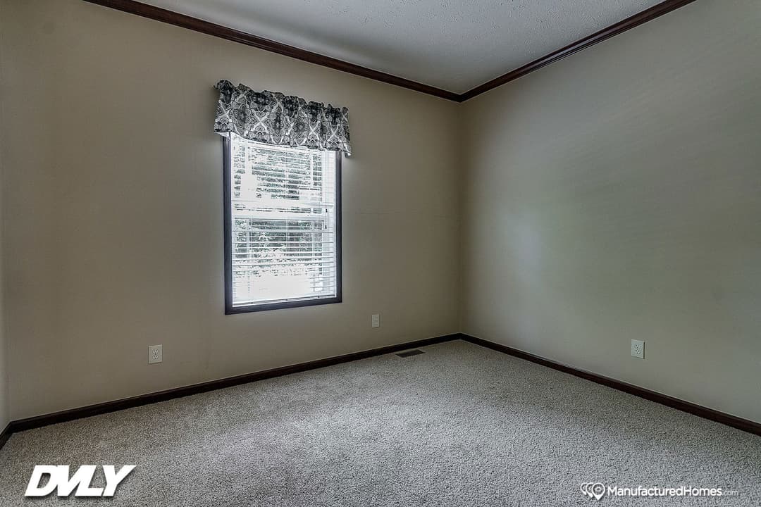 Brooks pointe bedroom home features