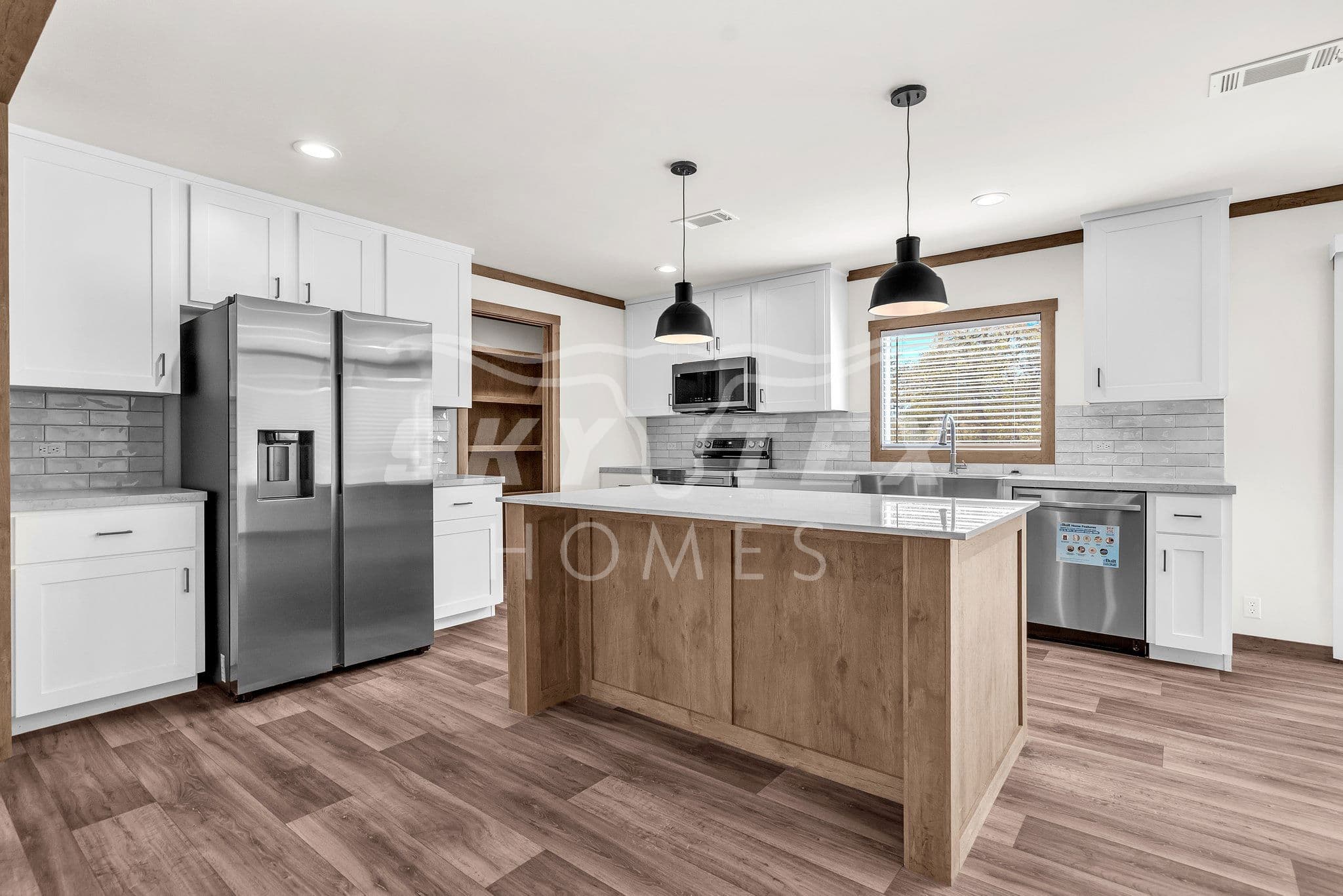 136 syrah st., la vernia - 1.05 acres kitchen home features