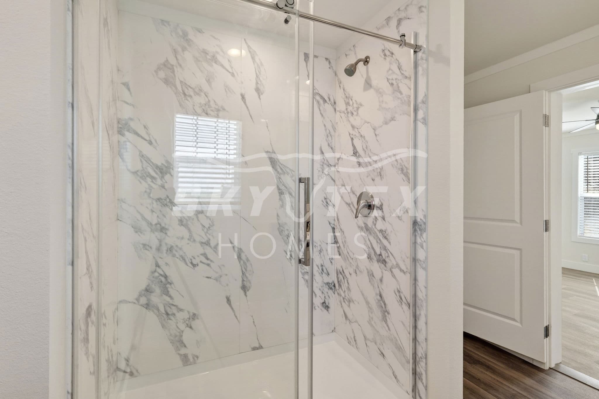 595 old phillipsburg road - 1.53 acres interior and bathroom home features