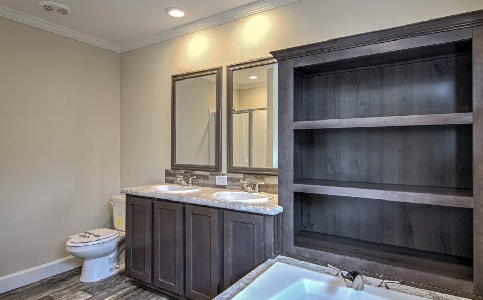 Gold spur 5616 bathroom home features