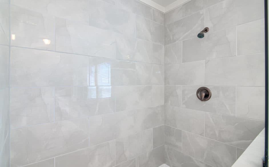 Pearl 6380 bathroom home features