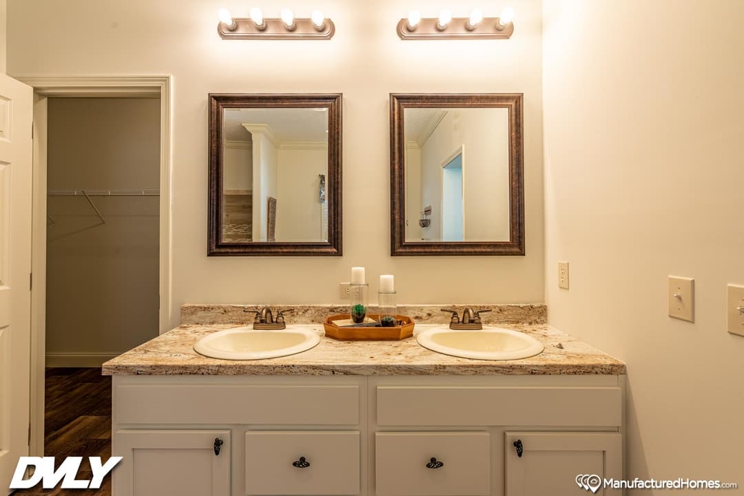 Orchard house (study) bathroom home features