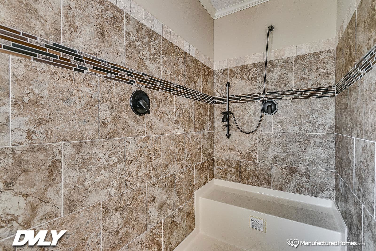 Ahaveh bathroom home features