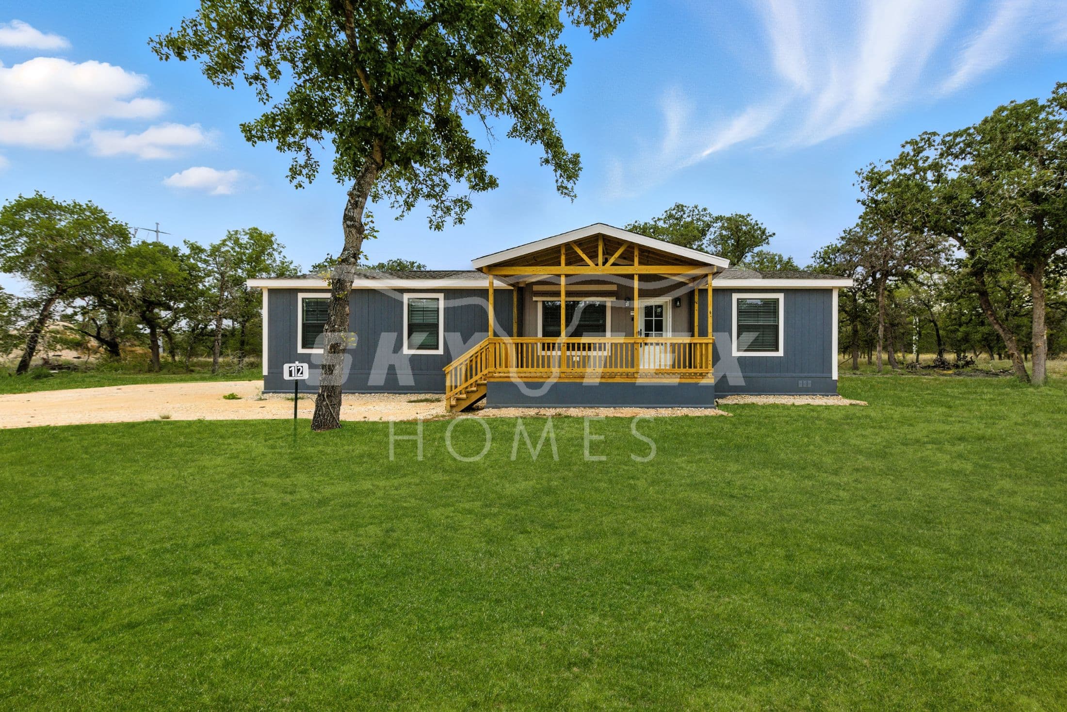 144 syrah st., la vernia - 1.05 acres hero home features