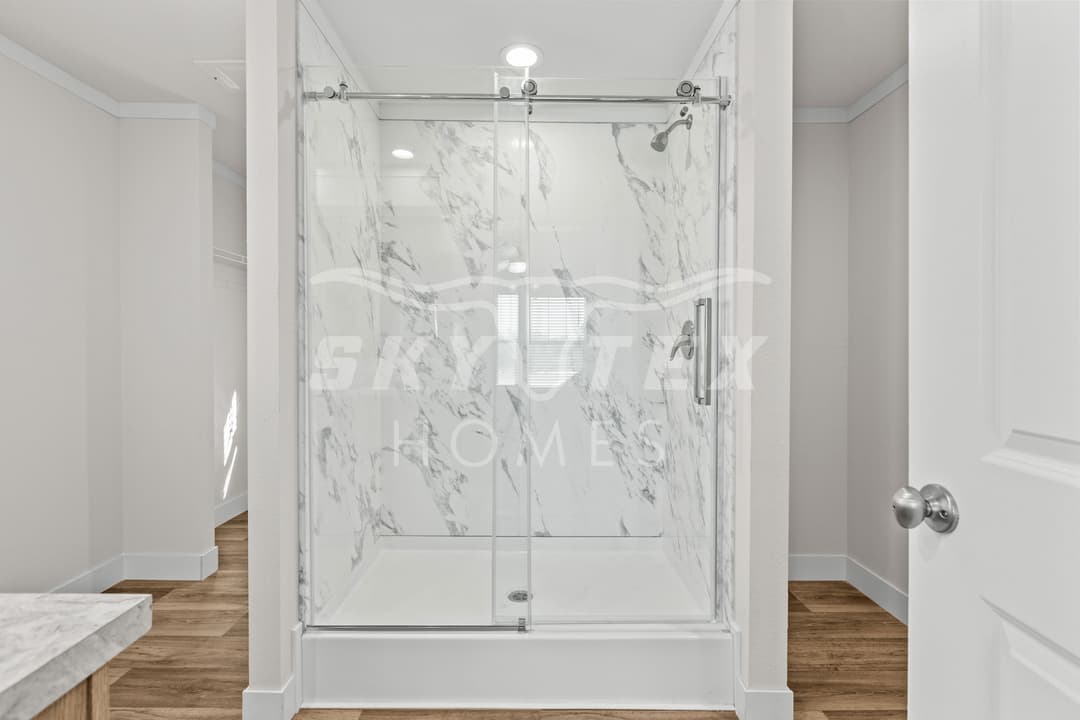 Shout interior and bathroom home features