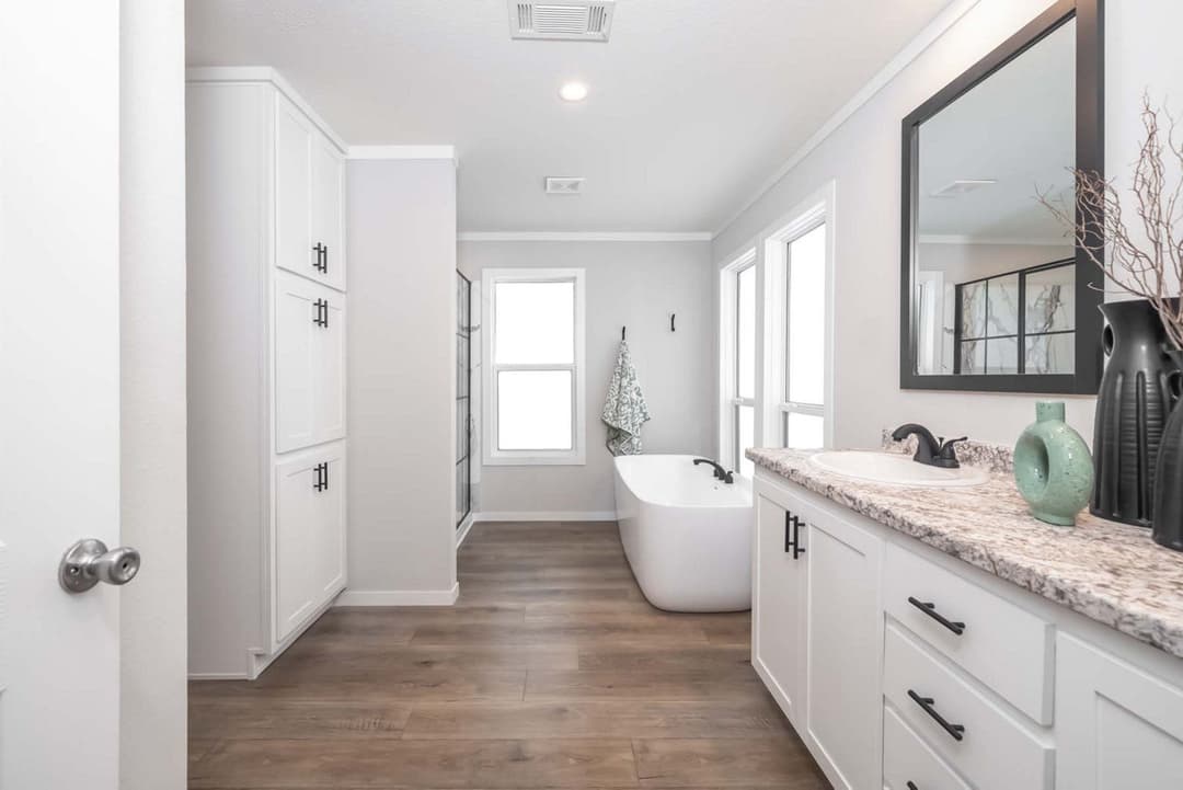 Prime carlisle 135 bathroom home features