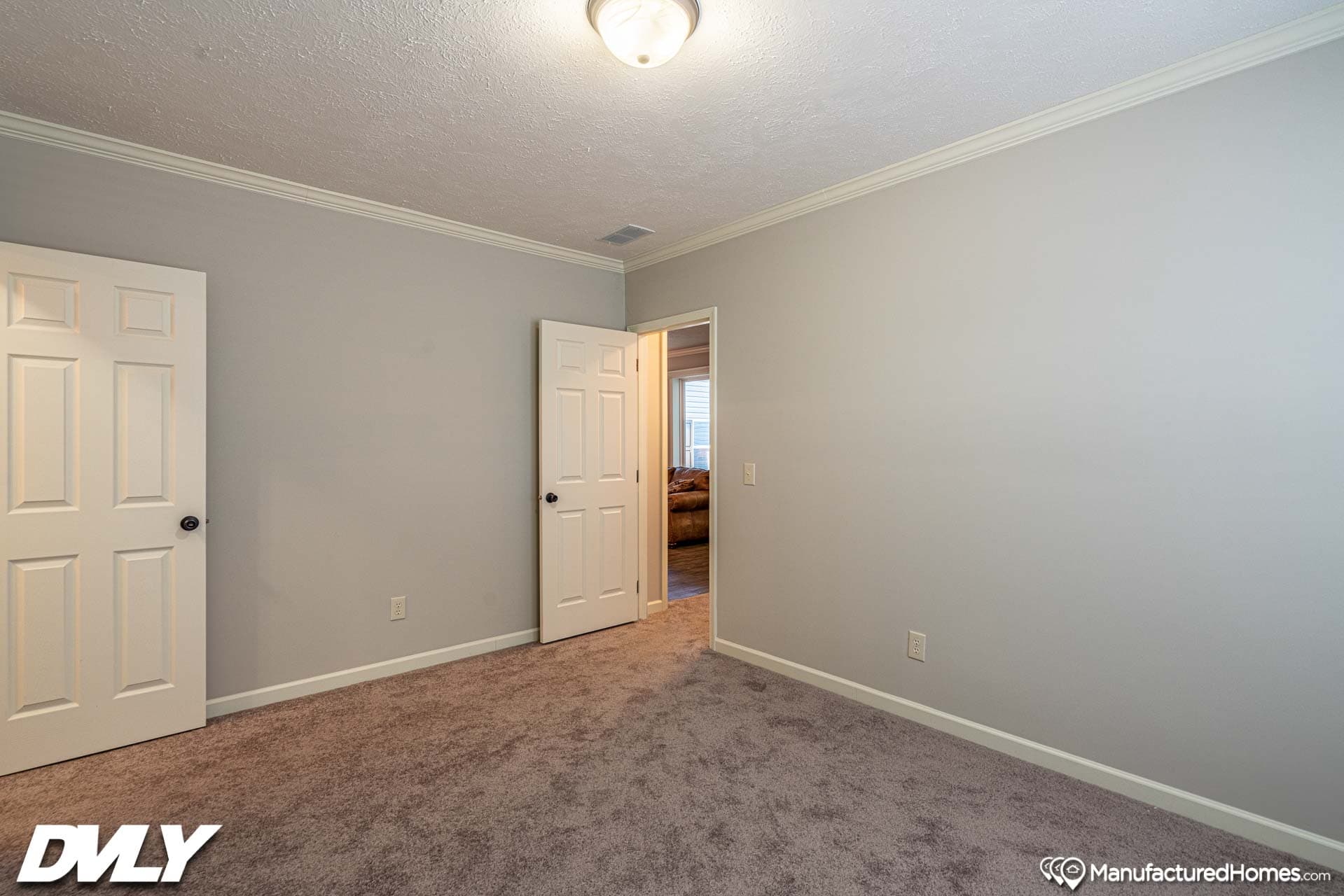 Orchard house bedroom home features