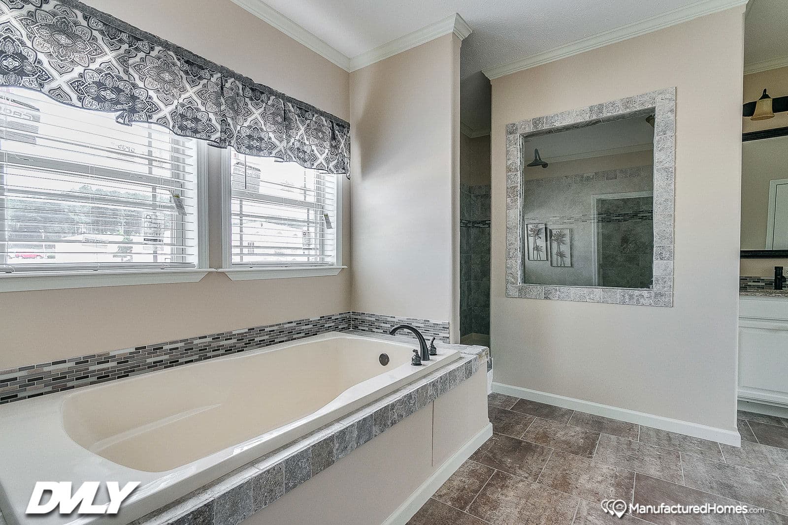 Charis house bathroom home features