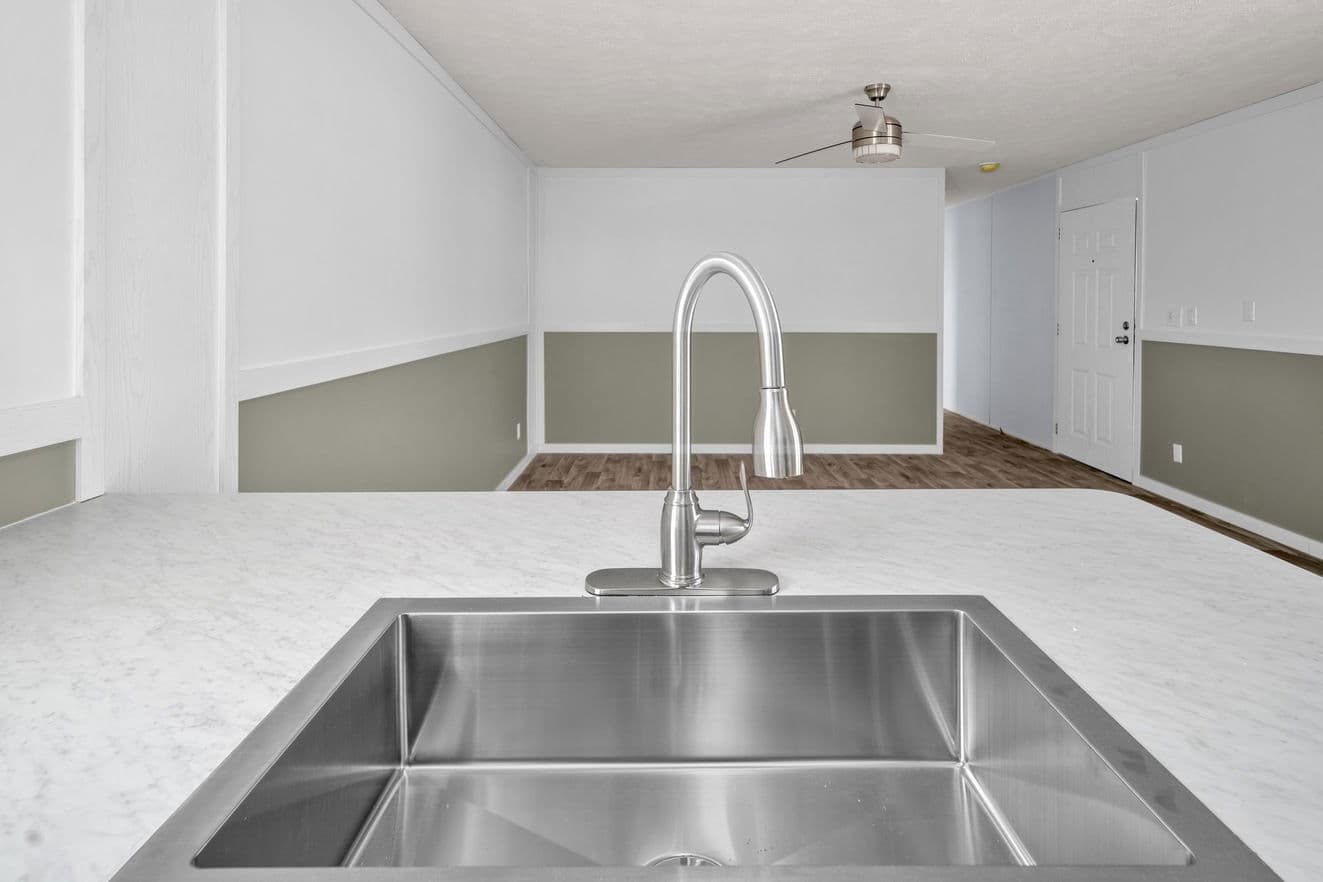 Cheyenne interior and kitchen home features