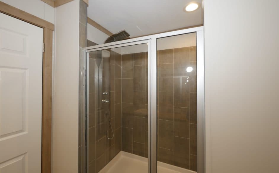 Wranglers retreat t70p bathroom home features