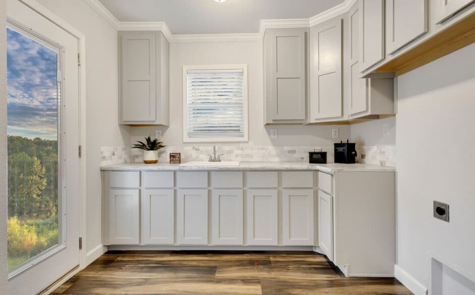 Haven 6368 interior home features