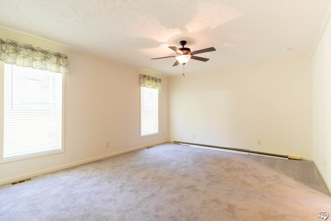 Aimon c bedroom home features