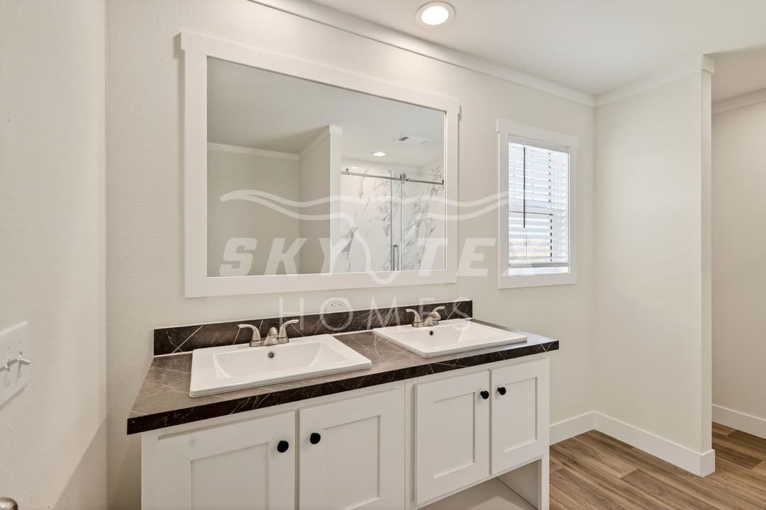 595 old phillipsburg road - 1.53 acres interior and bathroom home features