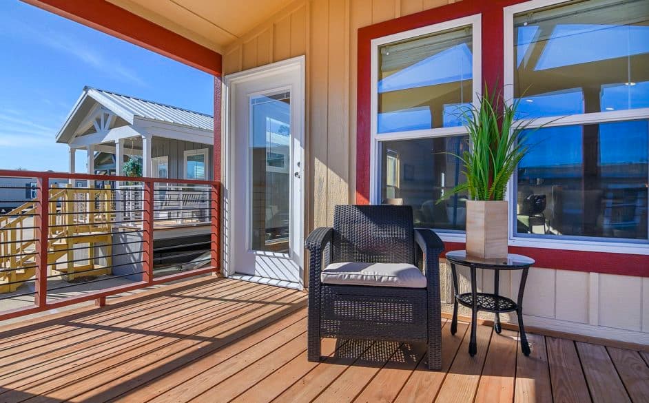 Heron j50ep8 exterior home features