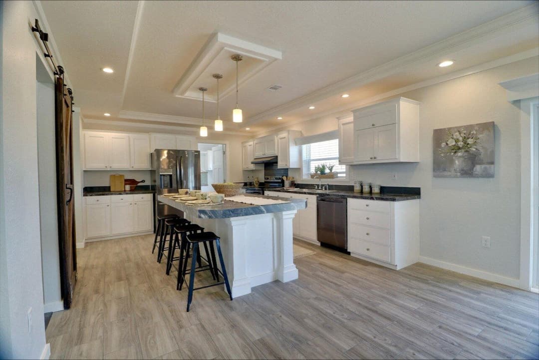 Solitaire 28784a kitchen home features