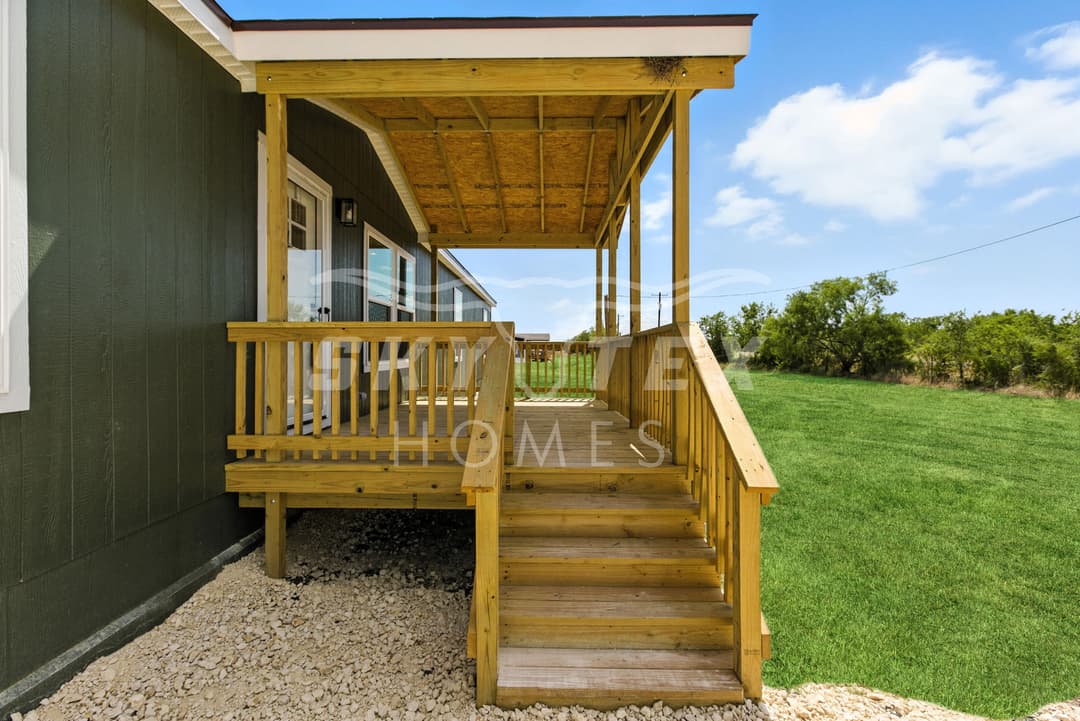 2553 fm 1332, jourdanton - 4.0 acres - pending exterior home features