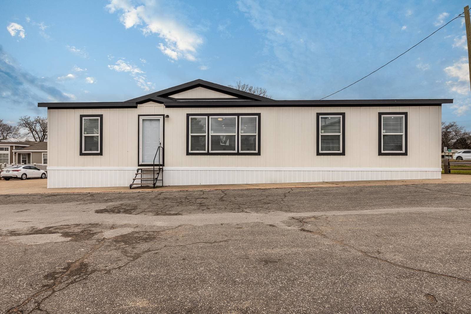 Innovation 3256h exterior and hero home features