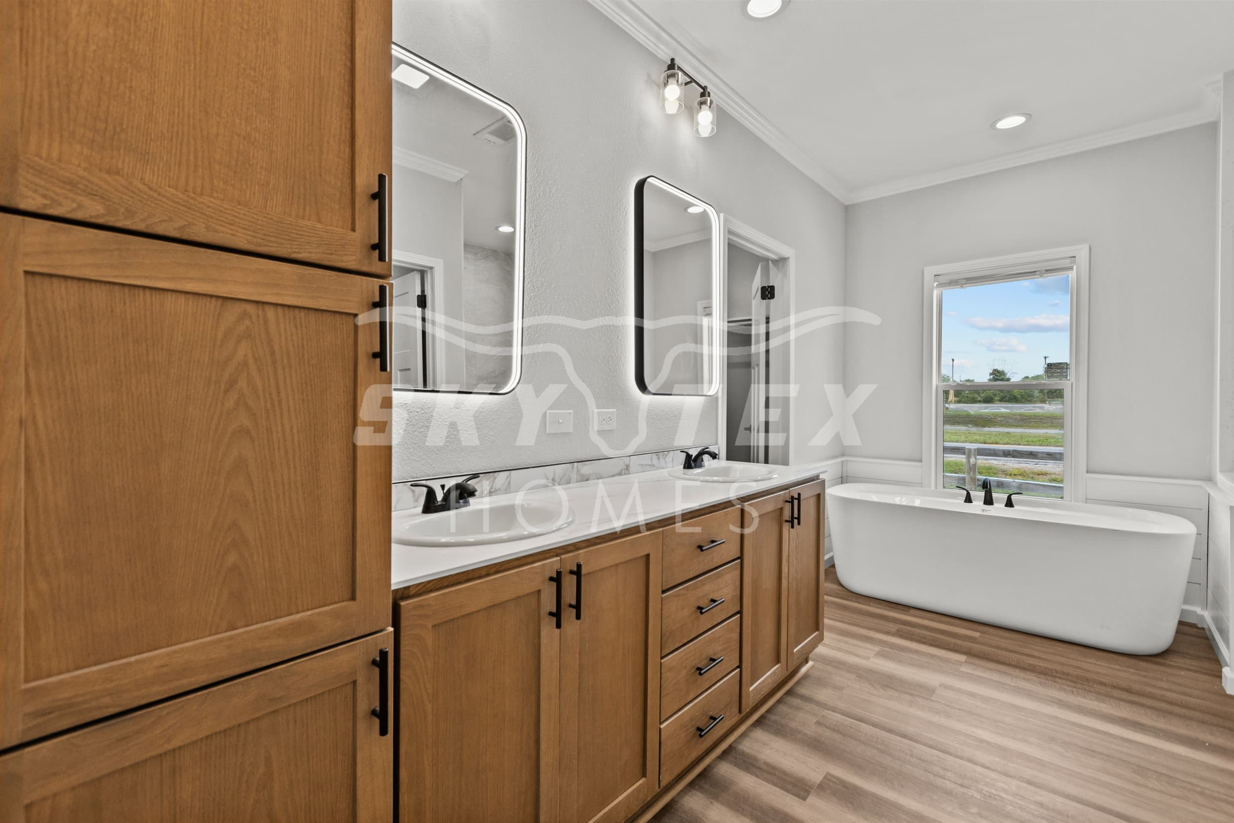Forge interior and bathroom home features