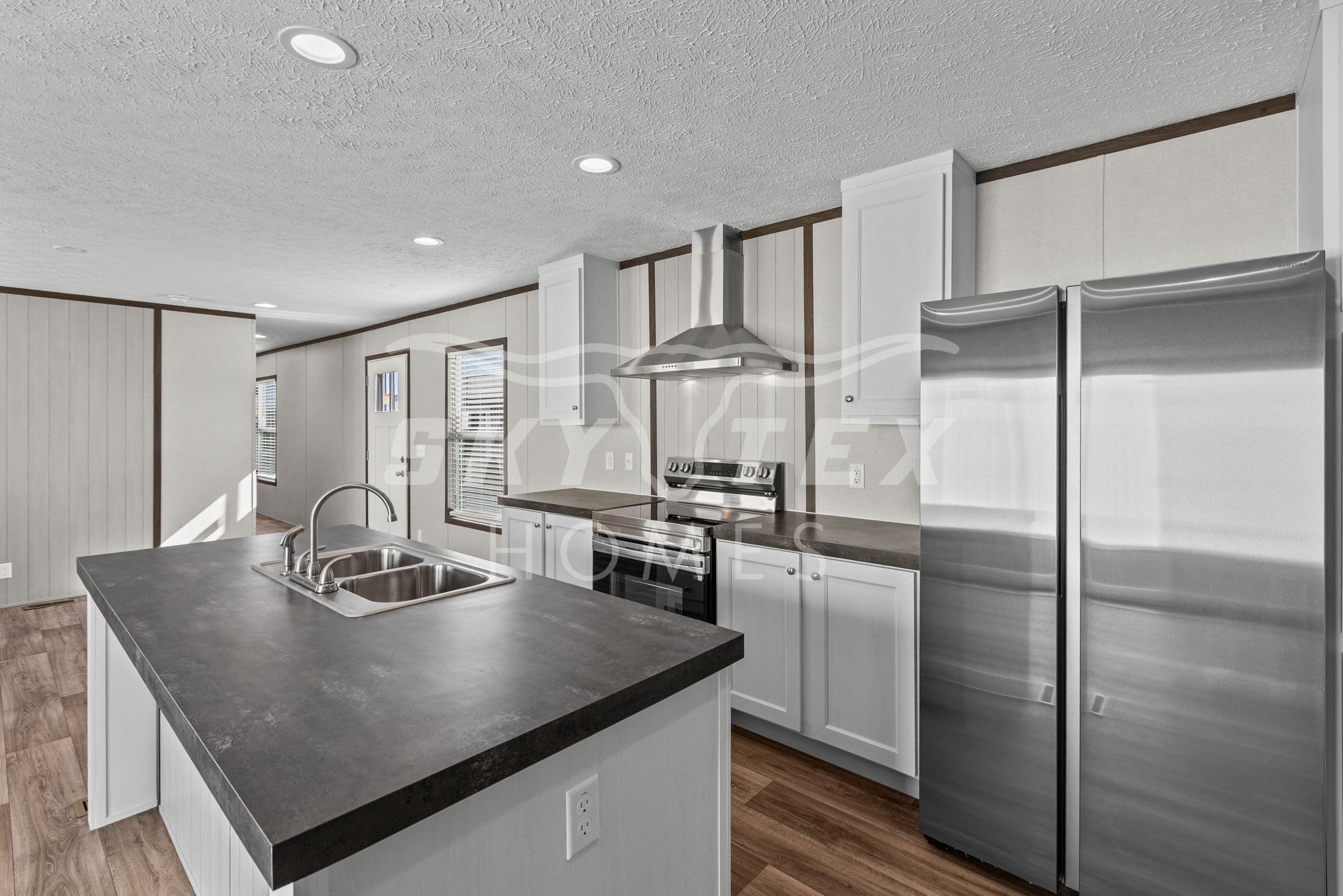 Empower interior and kitchen home features