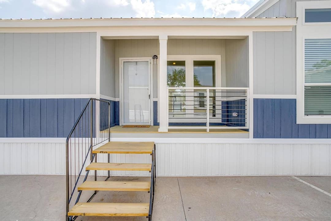 Innovation 1856h exterior home features