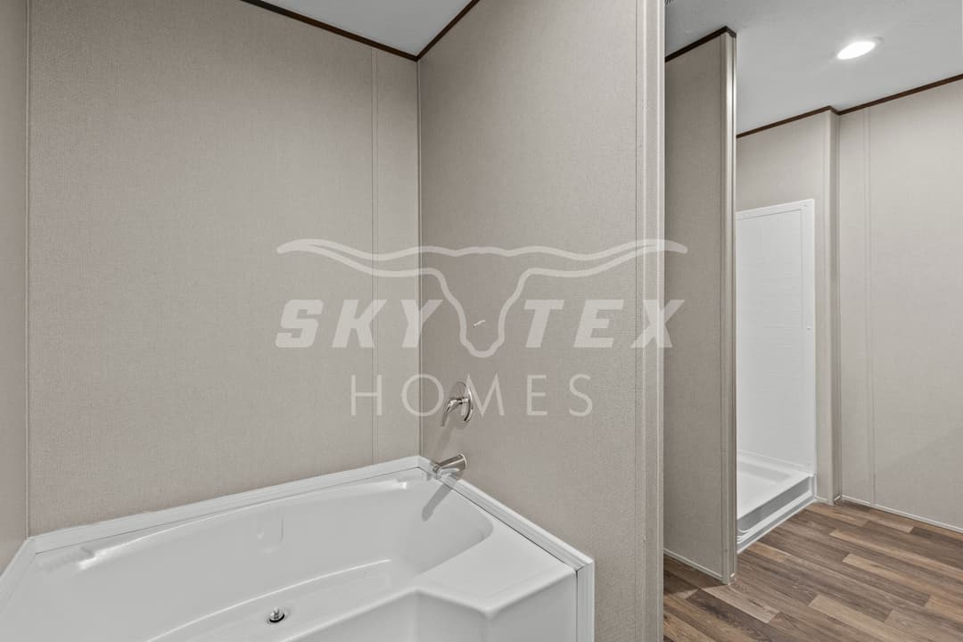 Oak interior and bathroom home features