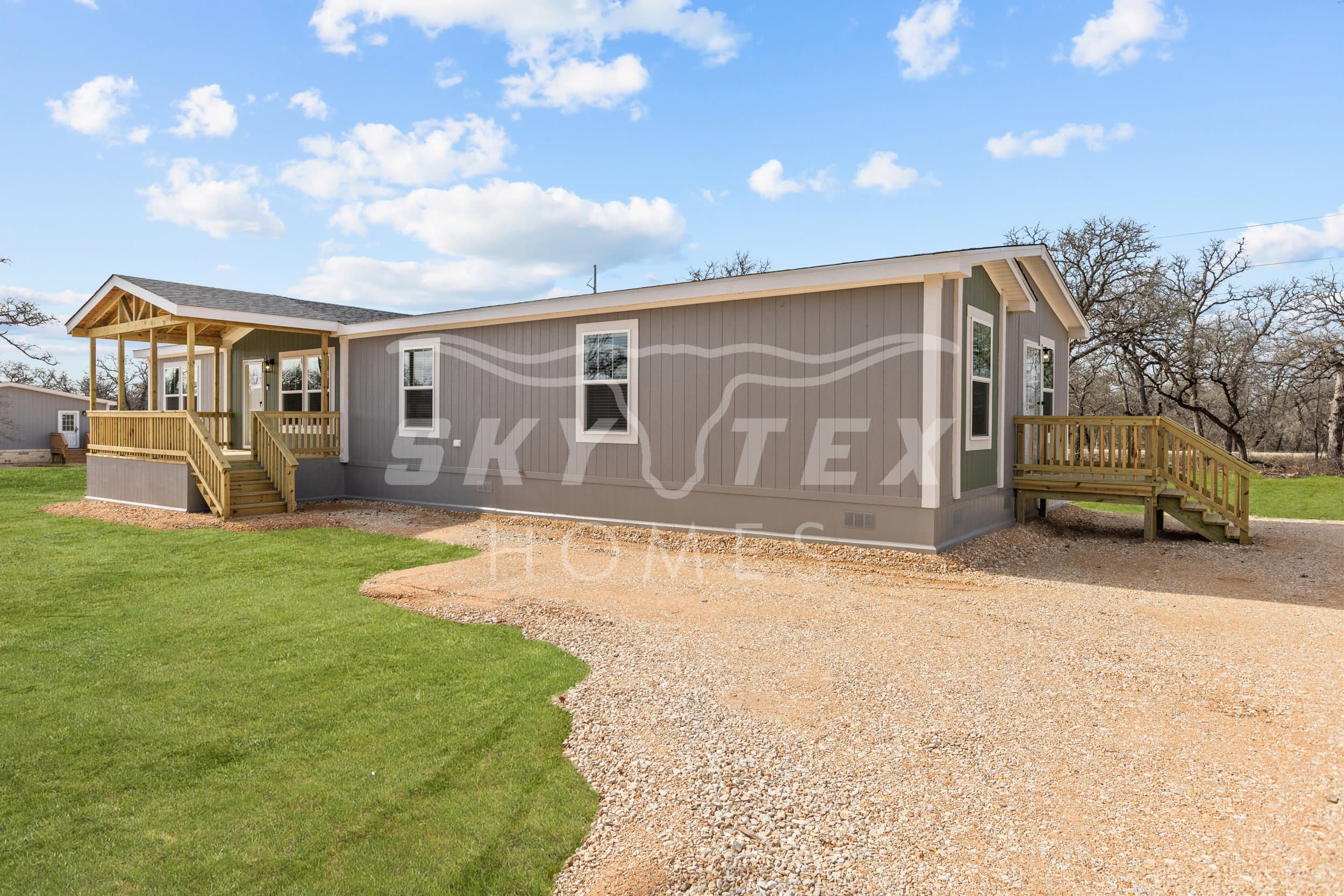 Hey jude exterior home features