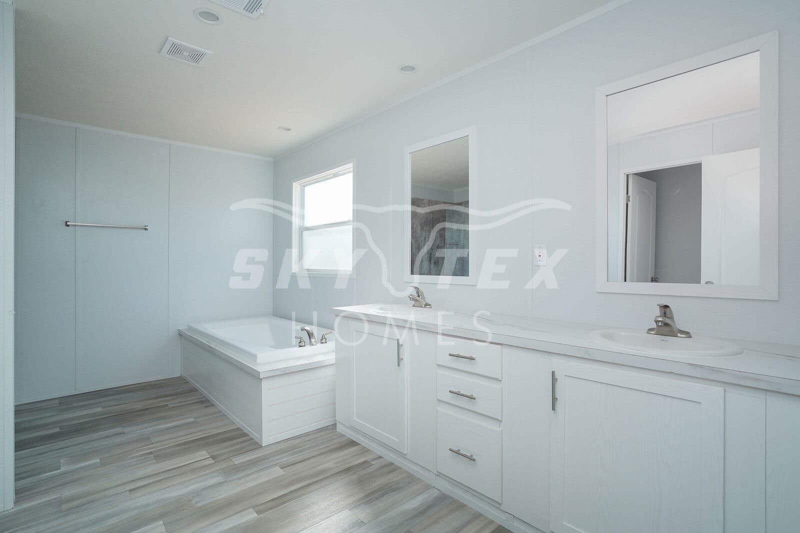 Valu maxx premier 32643e interior and bathroom home features