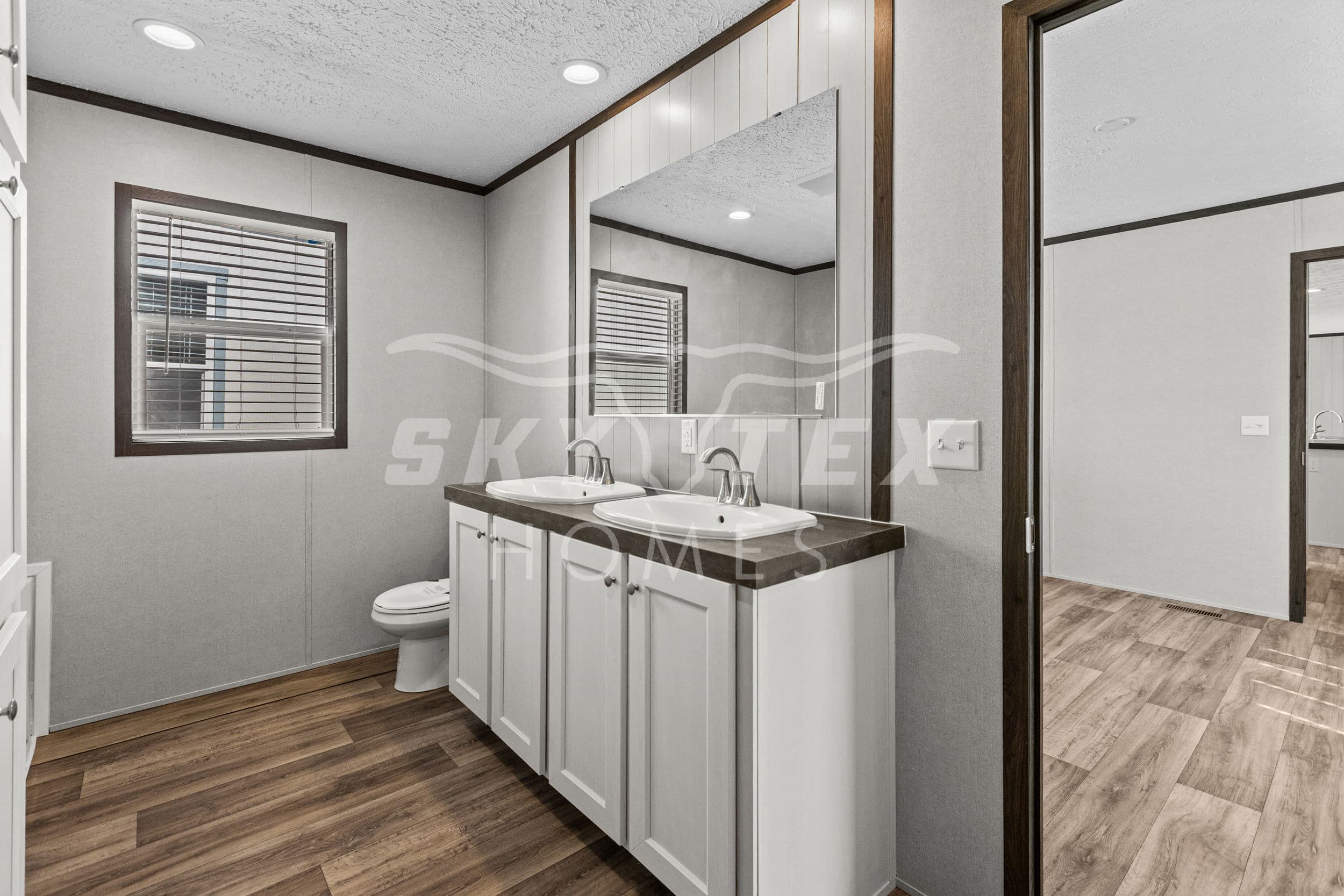 Empower interior and bathroom home features