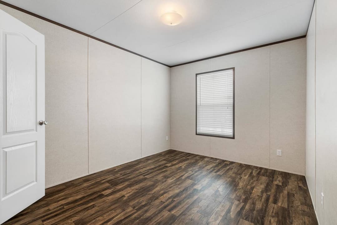 Larkspur bedroom home features