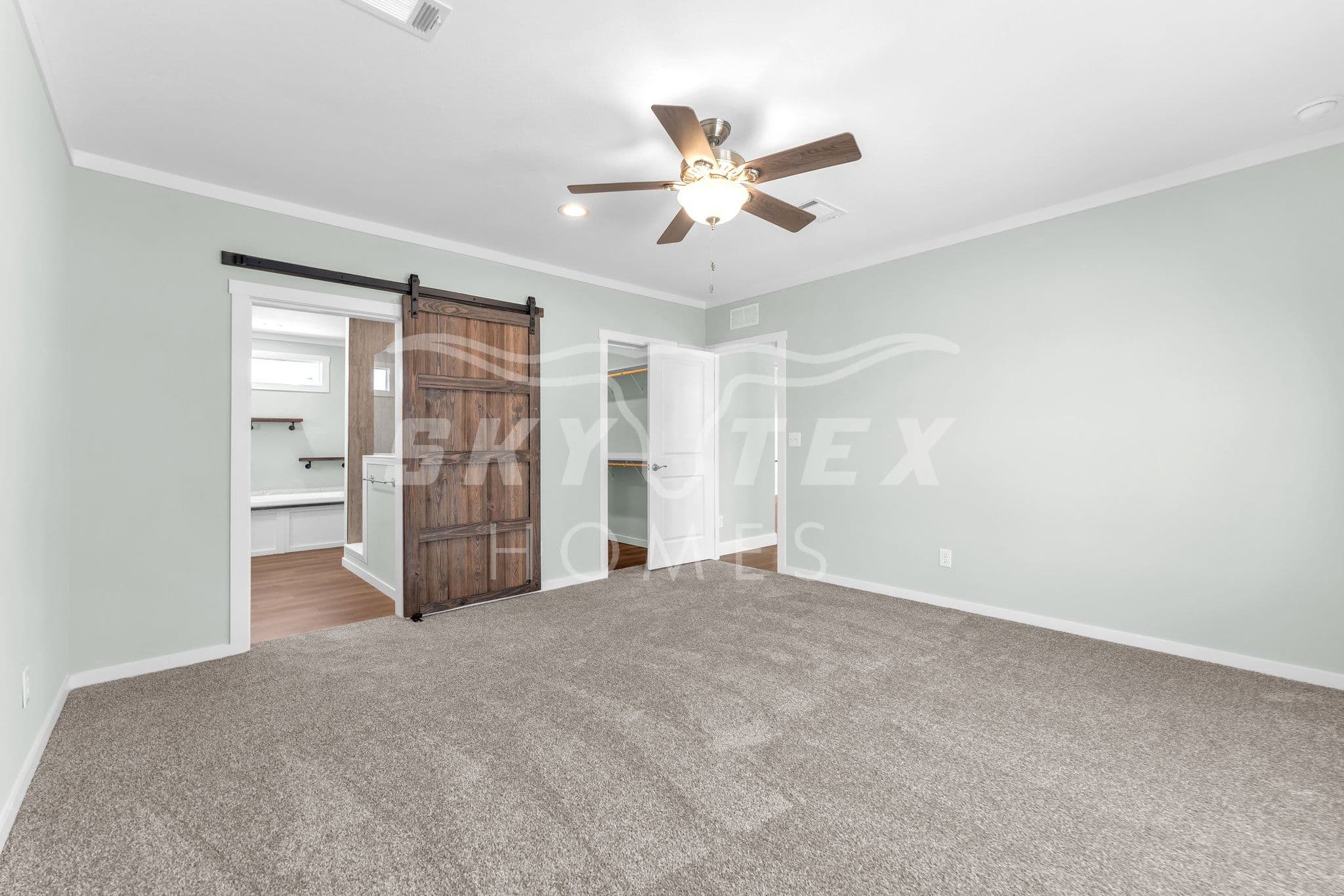 El capitan interior and bedroom home features