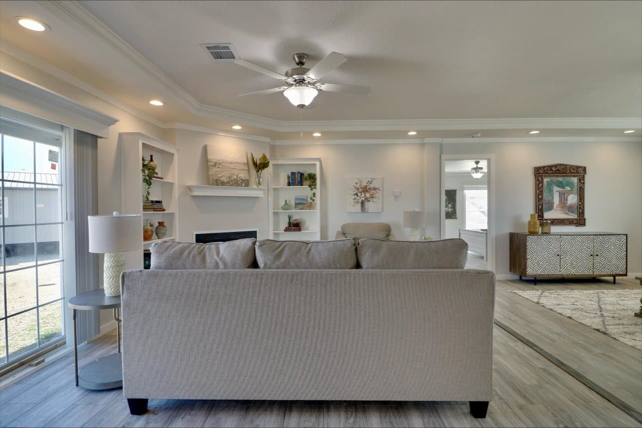 Solitaire 28784a interior home features