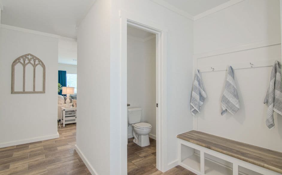 Pearl 6380 bathroom home features