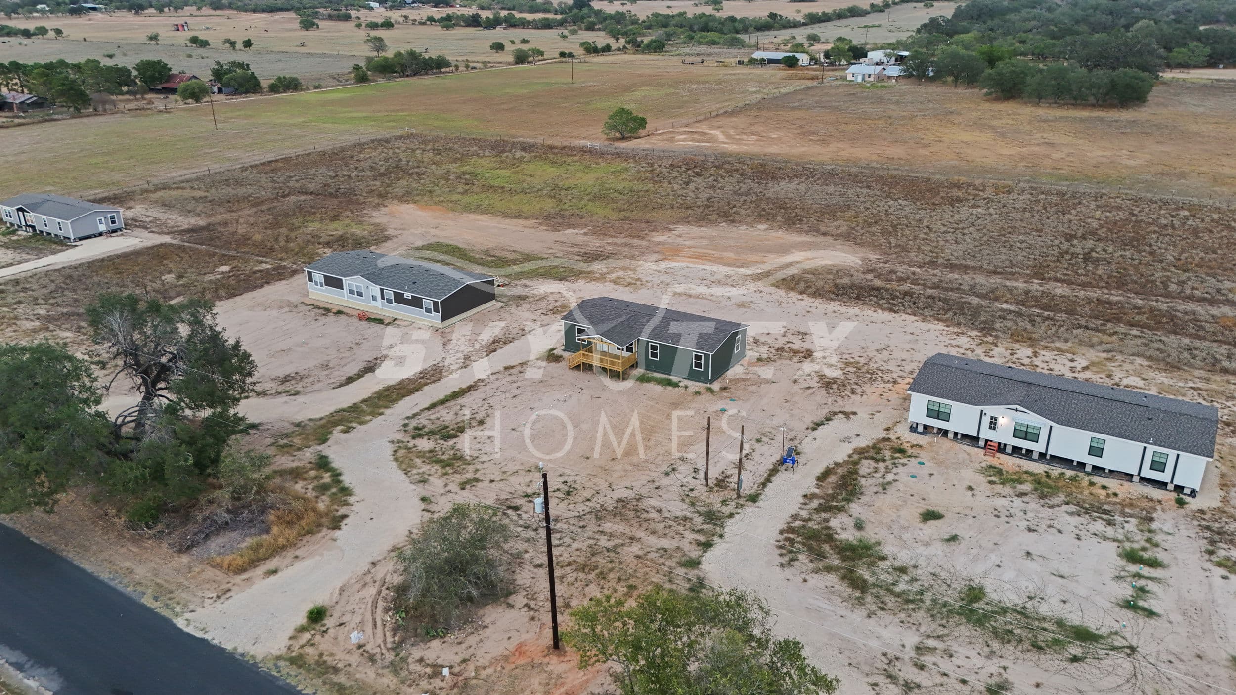 2284 stevens rd., somerset - 1.18 acres exterior home features