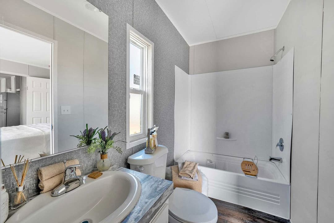 Valuhomes 14663p bathroom home features